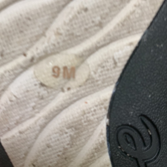 Easy Spirit Flip Flop Sandals - Picture 4 of 5